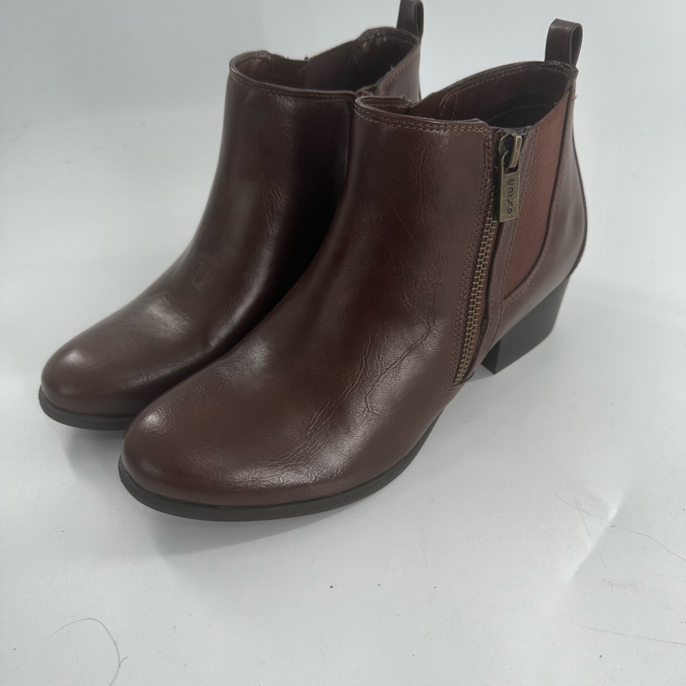 Unisa Chestnut Booties Size 8